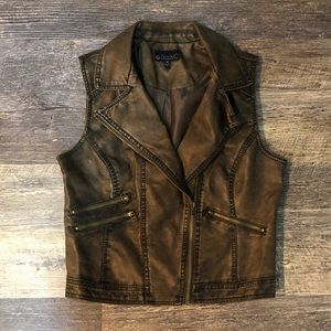 BODY CENTRAL VEST